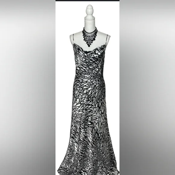 nightway beaded dress Burgundy Crystal Beaded Maxi Dress – Montsand